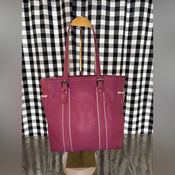 Coach East West Gallery Tote in Pink 2005 - Picture 3 of 9